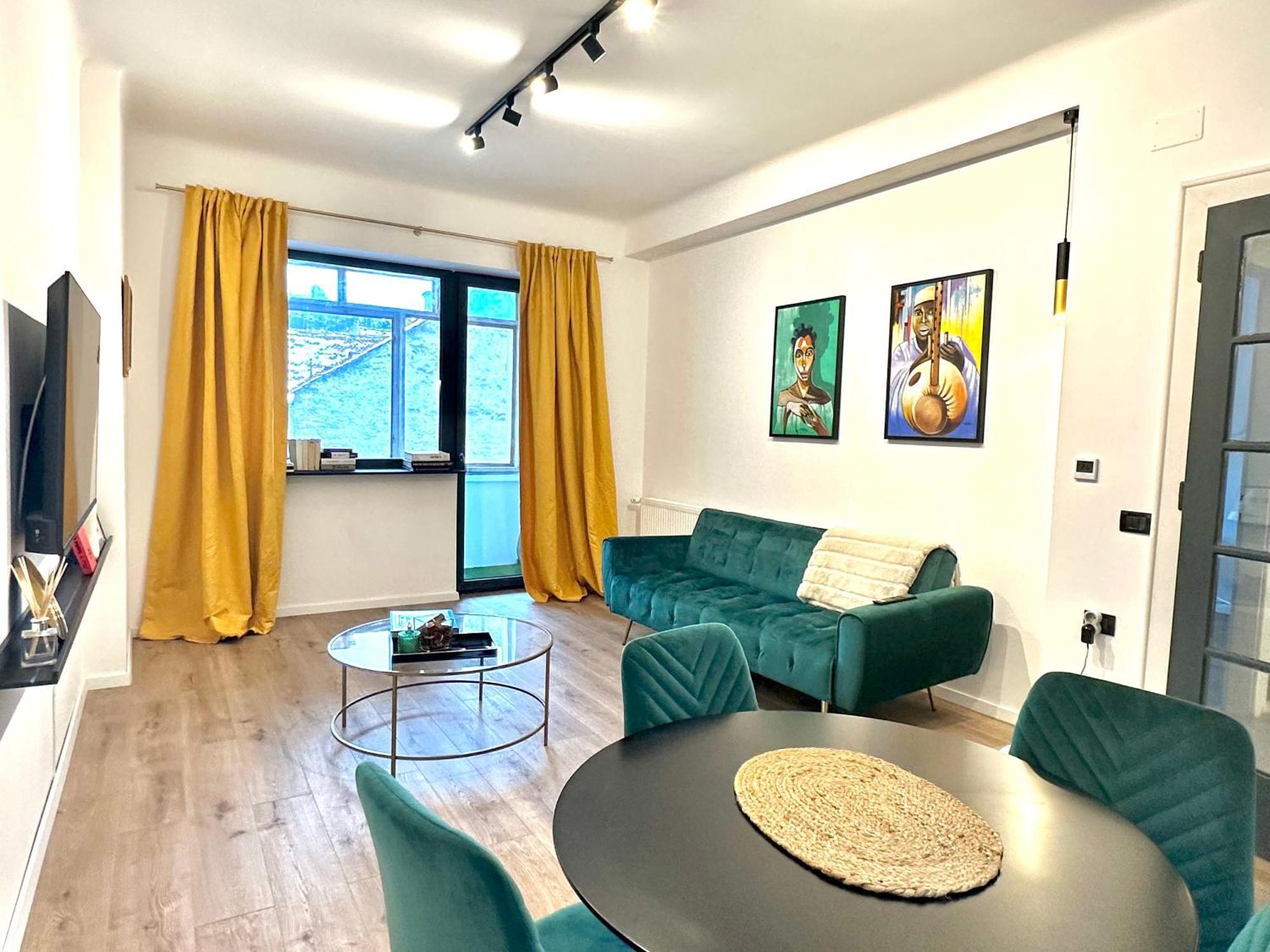 Peaceful Condo For Romantic Getaways Near Black Church - 3Min Walk Braşov Buitenkant foto